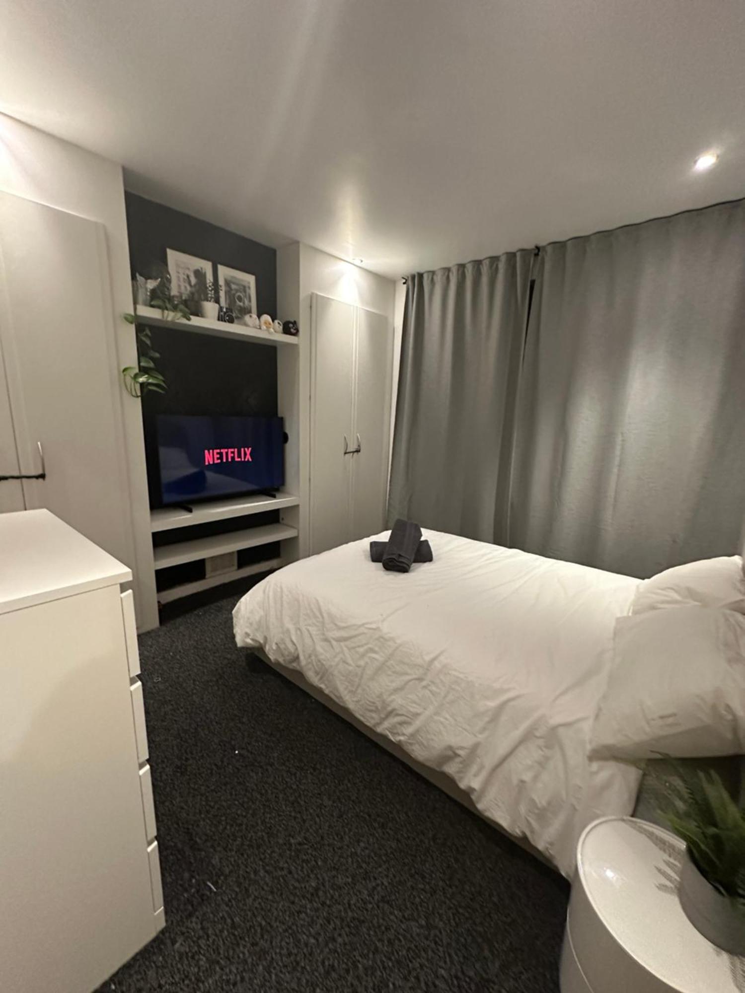 Luxury Bedroom Excel London Exterior photo
